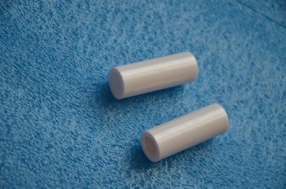 Κεραμικοί σωλήνες υψηλής ακρίβειας 6.0g/cm3 ZrO2 Zirconia που φυτεύουν το μανίκι με θάμνους