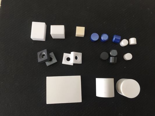 Βιομηχανικός πυκνότητας 6,0 Machinable κεραμικός φραγμός συνδετήρων φραγμών κεραμικός